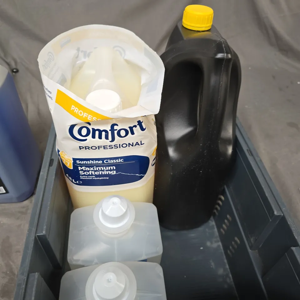 BOX OF 5 ASSORTED LIQUIDS TO INCLUDE: SCREEN WASH