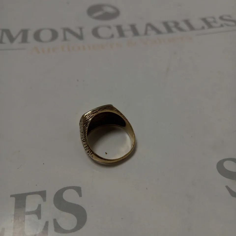 SQUARE GOLD EFFECT RING WITH STAR DETAIL 