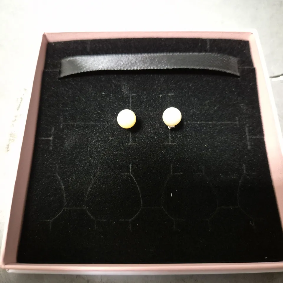 PANDORA TREATED FRESHWATER CULTURED PEARL 7MM STUD EARRINGS