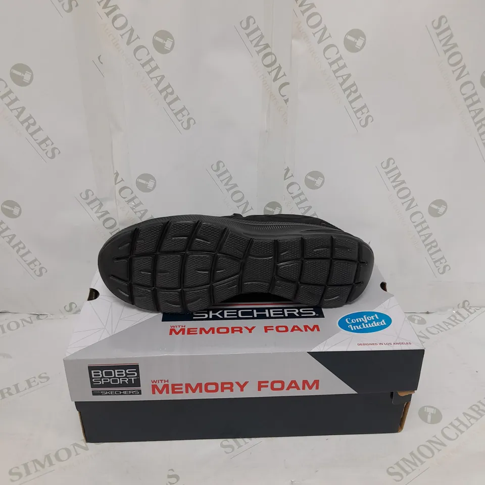 BOXED PAIR OF SKETCHERS BLACK TRAINERS SIZE 6