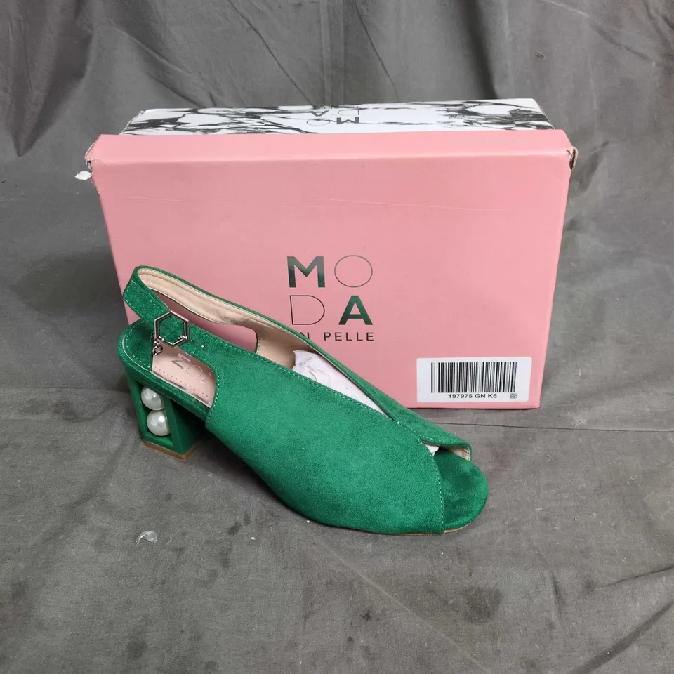 MODA IN PELLE GREEN SUEDE ANKLE-STRAP SANDALS WITH PEARL-EMBOSSED BLOCK HEEL, UK 6 (EU 39)