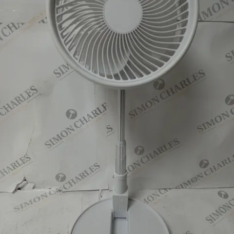 BELL & HOWELL RECHARGEABLE EXTENDABLE DESK & FLOOR FAN, WHITE