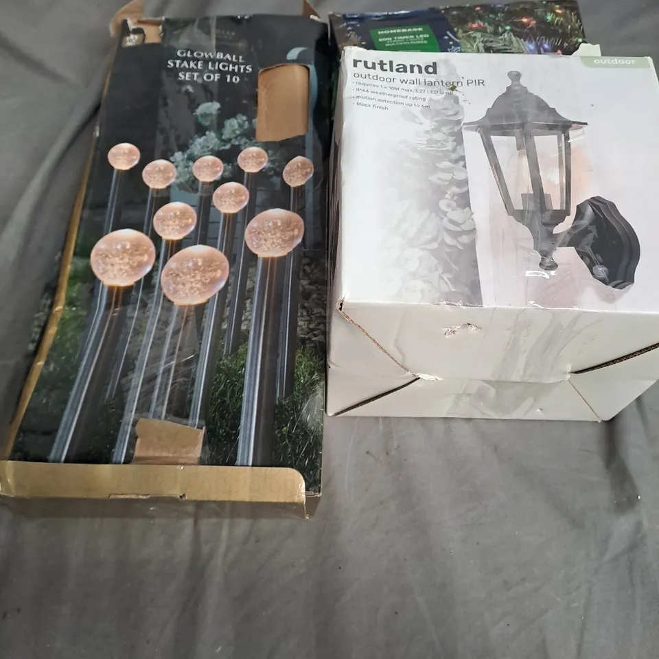 BOX OF APPROXIMATELY 8 ASSORTED ITEMS TO INCLUDE - STAKE LIGHTS, RUTLAND OUTDOOR WALL LANTERN , HOMEBASE 600 TIMER LED STRING LIGHTS ETC