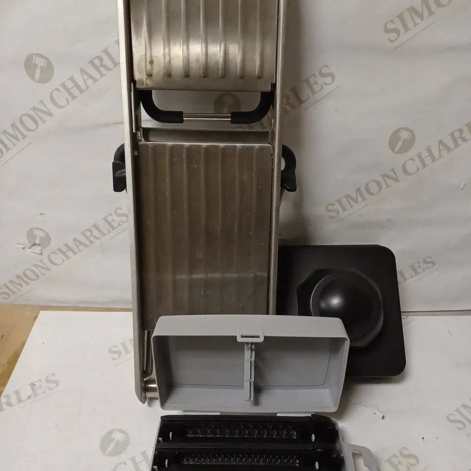 MASTERCLASS STAINLESS STEEL MANDOLINE SLICER SET 