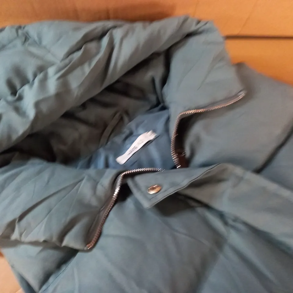 WHITE ICY LONGLINE PADDED GILET - XL