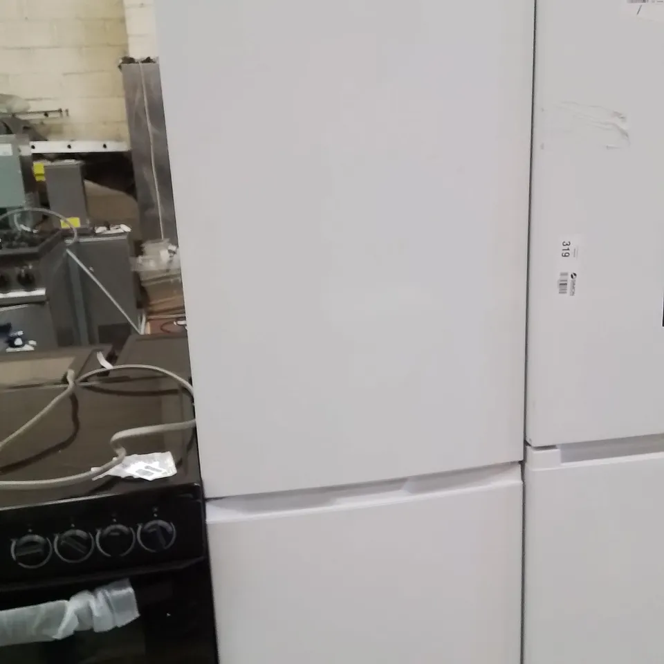 BOXED SWAN SR156120W 55CM 50/50 TOTAL NO FROST FRIDGE FREEZER - WHITE