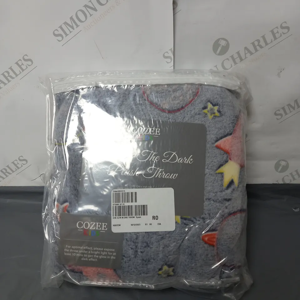 COZEE KIDS GLOW IN THE DARK THROW
