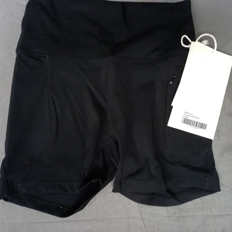 ADANOLA ULTIMATE ULTRA CROP POCKET SHORTS IN BLACK SIZE SMALL