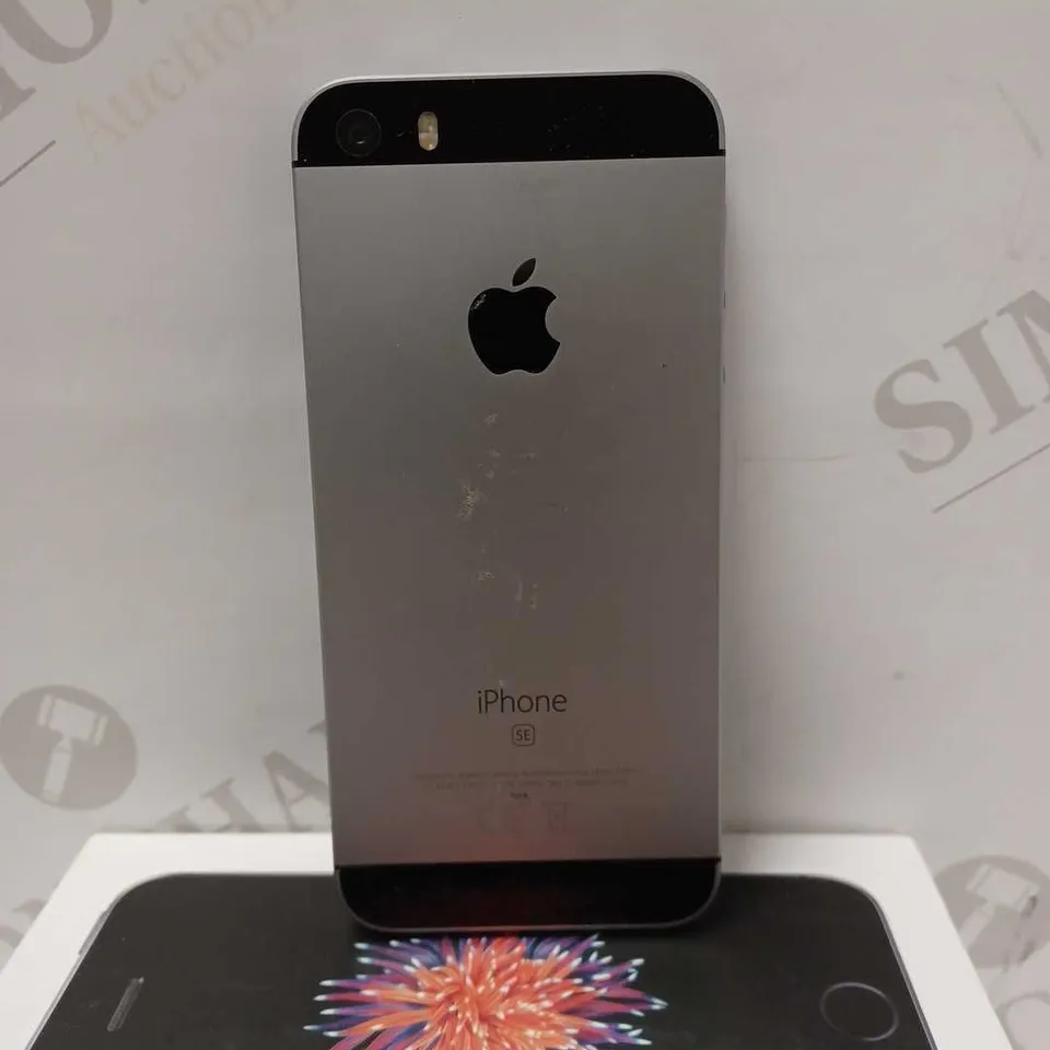 APPLE IPHONE SE A1723 - BLACK/SILVER 