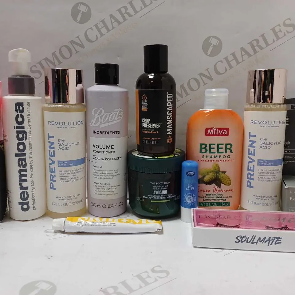 LOT OF APPROX 10 ASSORTED BEAUTY PRODUCTS TO INCLUDE DERMALOGICA CLEANSER, REVOLUTION SALICYLIC ACID, PAULA'S CHOICE REPAIR RETINOL SERUM, ETC 