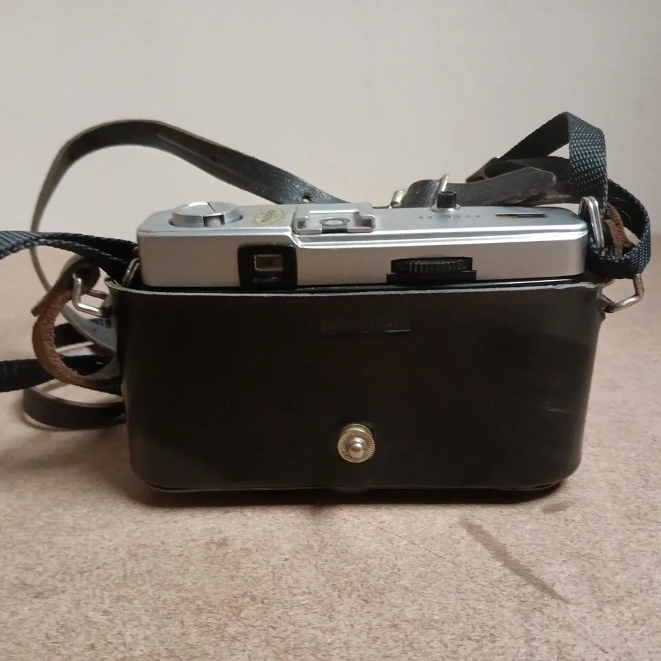 OLYMPUS TRIP 35 35MM FILM CAMERA WITH LEATHER HALF-CASE