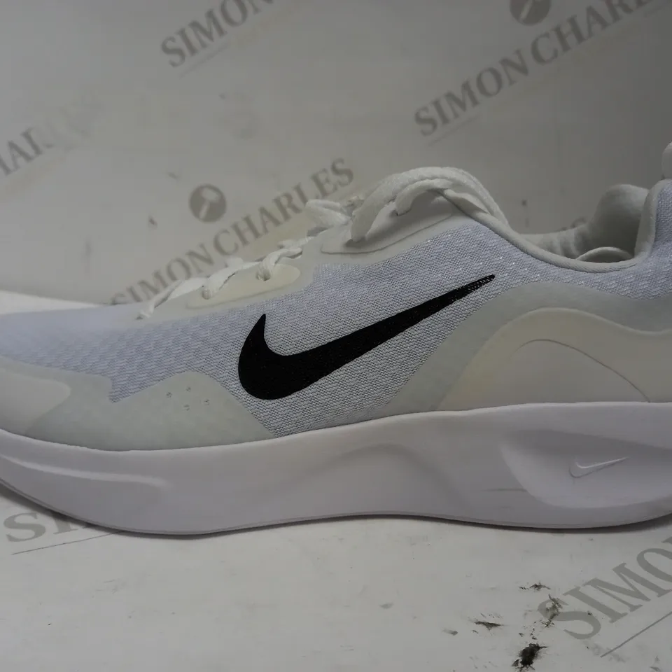 WHITE TRAINERS IN THE STYLE OF NIKE UK SIZE 8