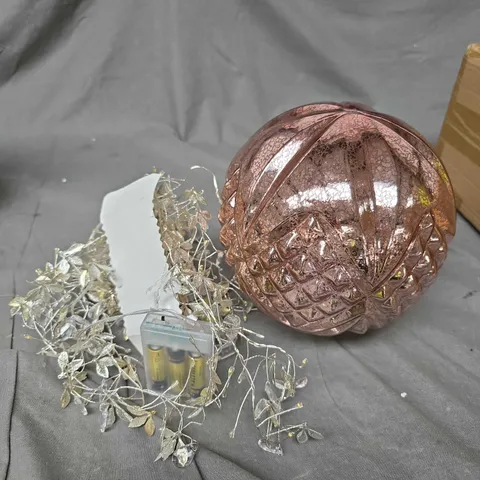 APPROXIMATELY 7 ASSORTED HOMEWARE PRODUCTS TO INCLUDE LED STRING LIGHTS, GLASS SIDE LIGHT ETC 