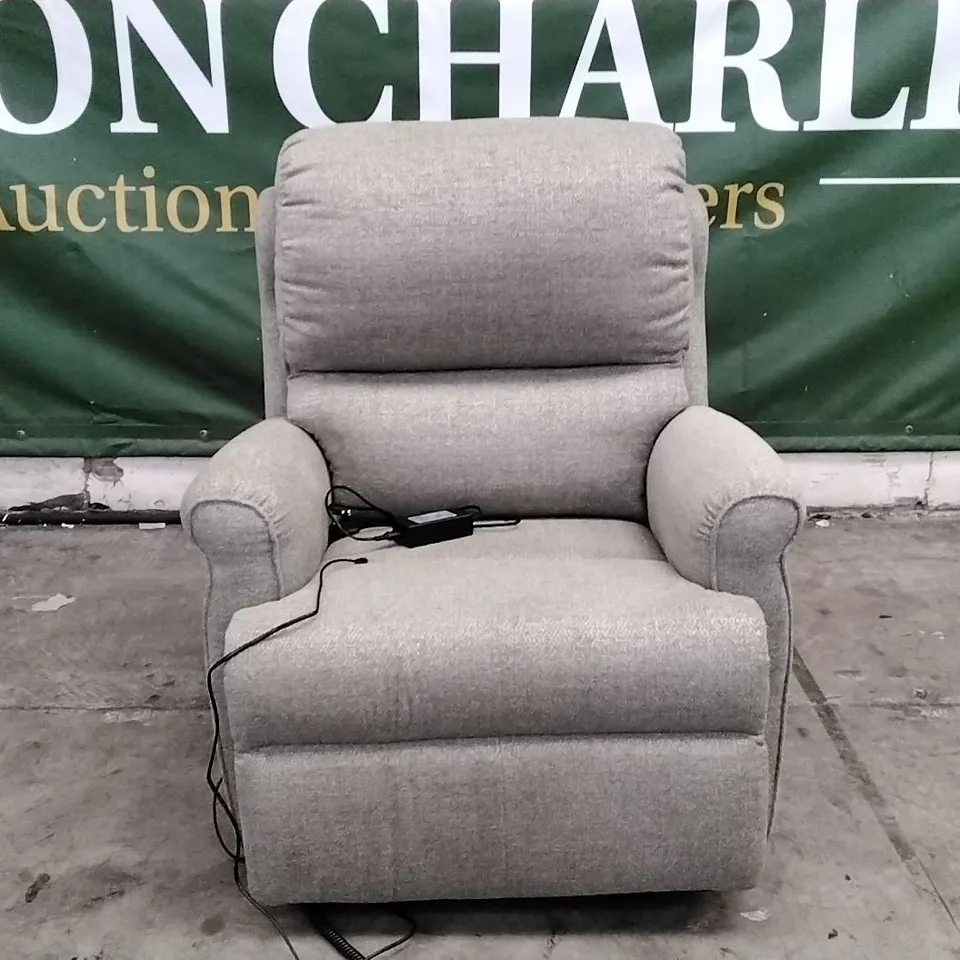 QUALITY BRITISH DESIGNER G PLAN MANUFACTURED NEWMARKET LARGE DUAL ELEVATE CHAIR - SPECKLE VINE FABRIC 