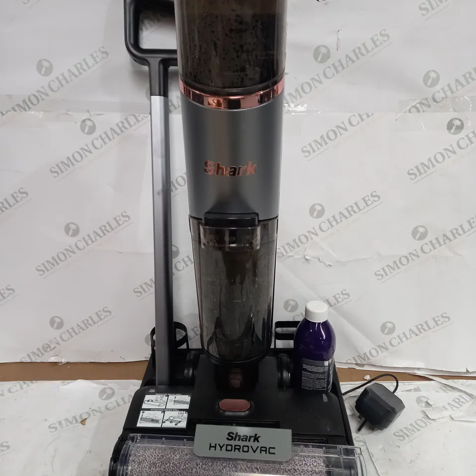 BOXED SHARK HYDROVAC HARD FLOOR WET & DRY CORDLESS CLEANER WD210UK