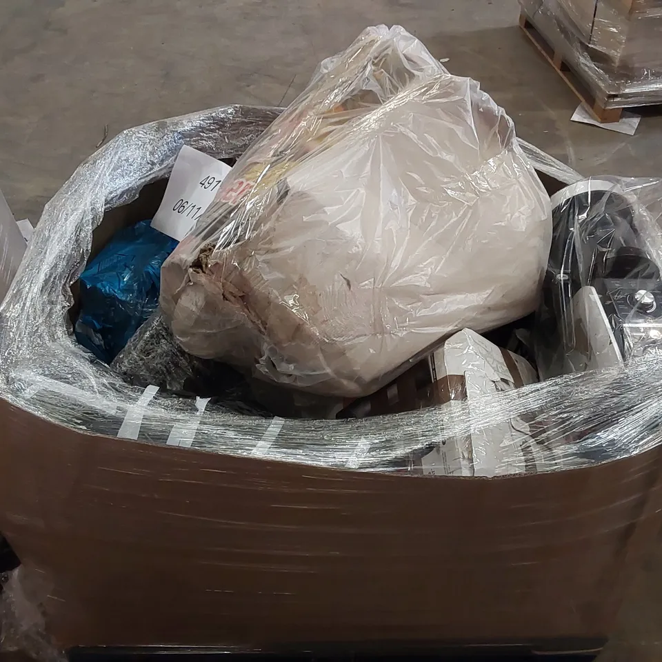 PALLET OF APPROXIMATELY 17 UNPROCESSED RAW RETURN HOUSEHOLD AND ELECTRICAL GOODS TO INCLUDE;