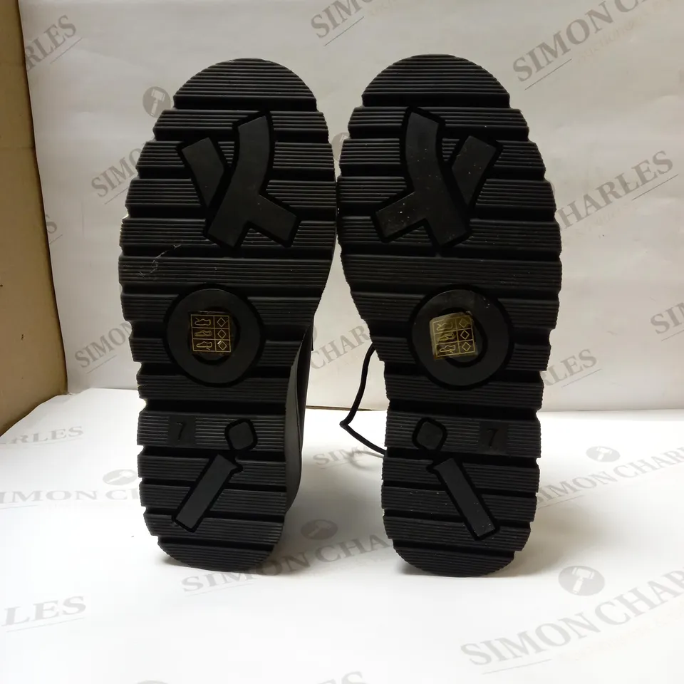 DESIGNER KOI VEGAN PLATFORM SHOES SIZE 7