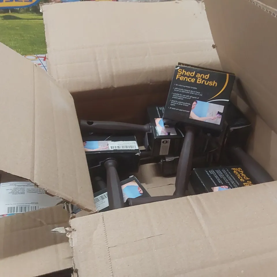 PALLET TO CONTAINING A VERY LARGE QUANTITY OF ASSORTED ITEMS INCLUDING: SHED/FENCE BRUSHES, PASTA STORAGE JARS, ULTIMATE MAGIC SETS, GIANT NOUGHTS & CROSSES GAMES ECT