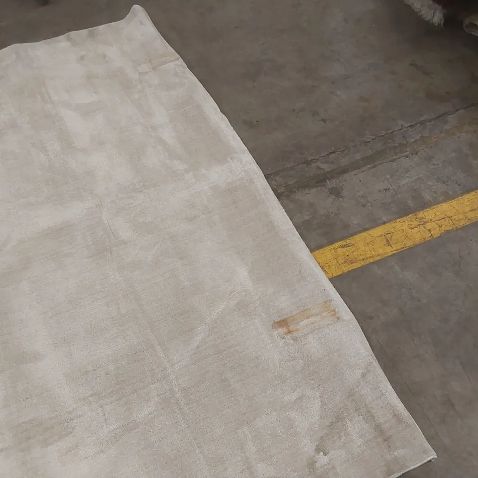 QUALITY DESIGNER AREA RUG - APPROXIMATELY 275 x 190cm