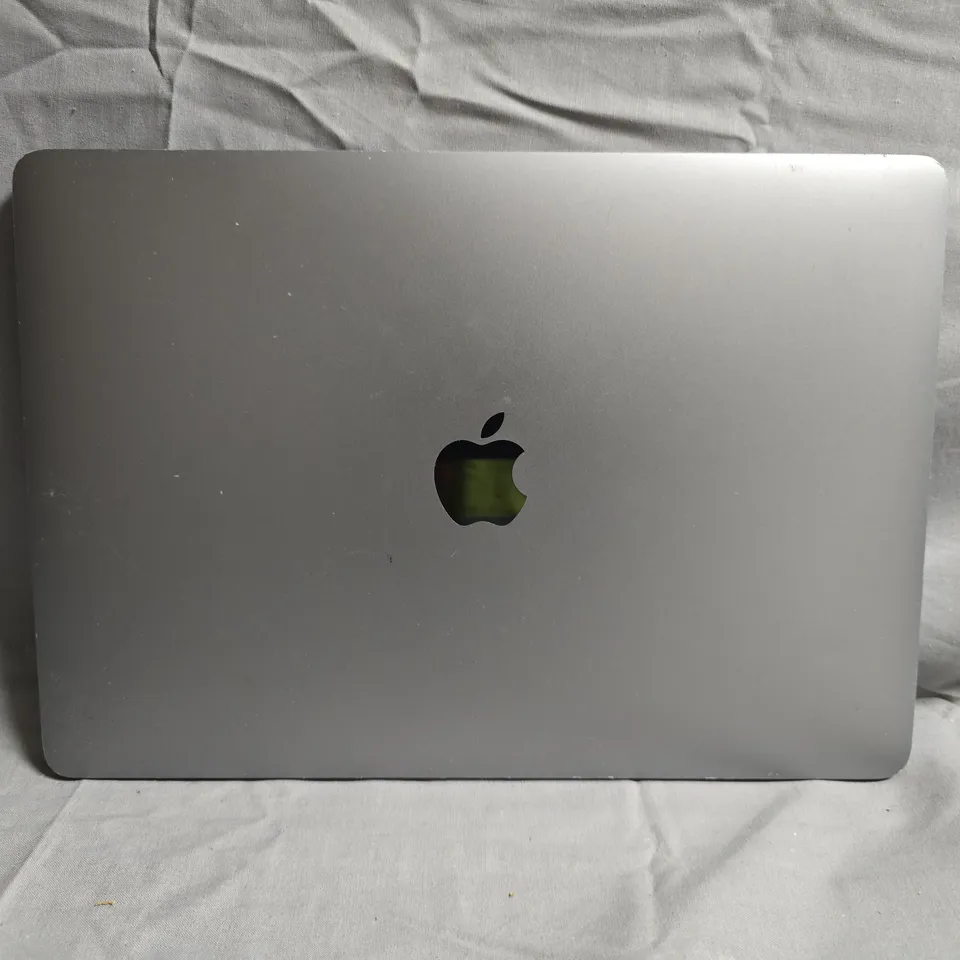 APPLE MACBOOK PRO 13-INCH (A2251) - SPACE GRAY