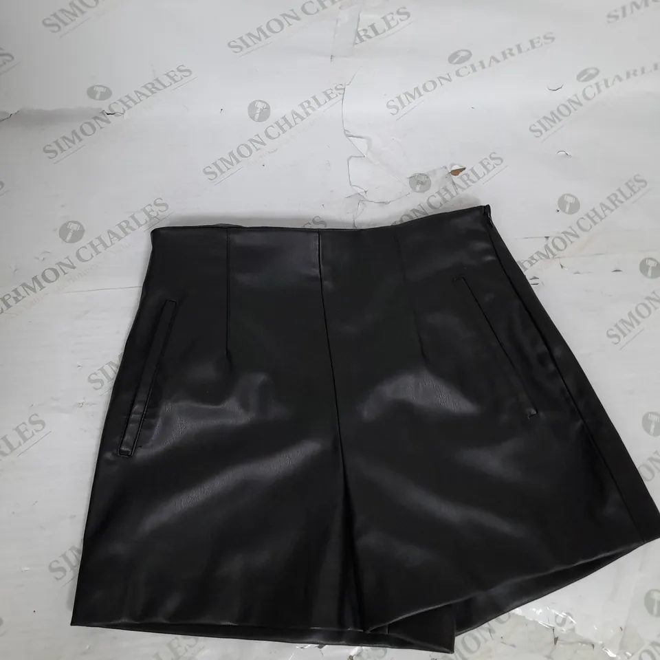 ZARA FAUX LEATHER SHORTS IN BLACK SIZE M