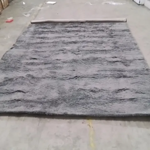 QUALITY DESIGNER AREA RUG APPROXIMATELY 290X210CM