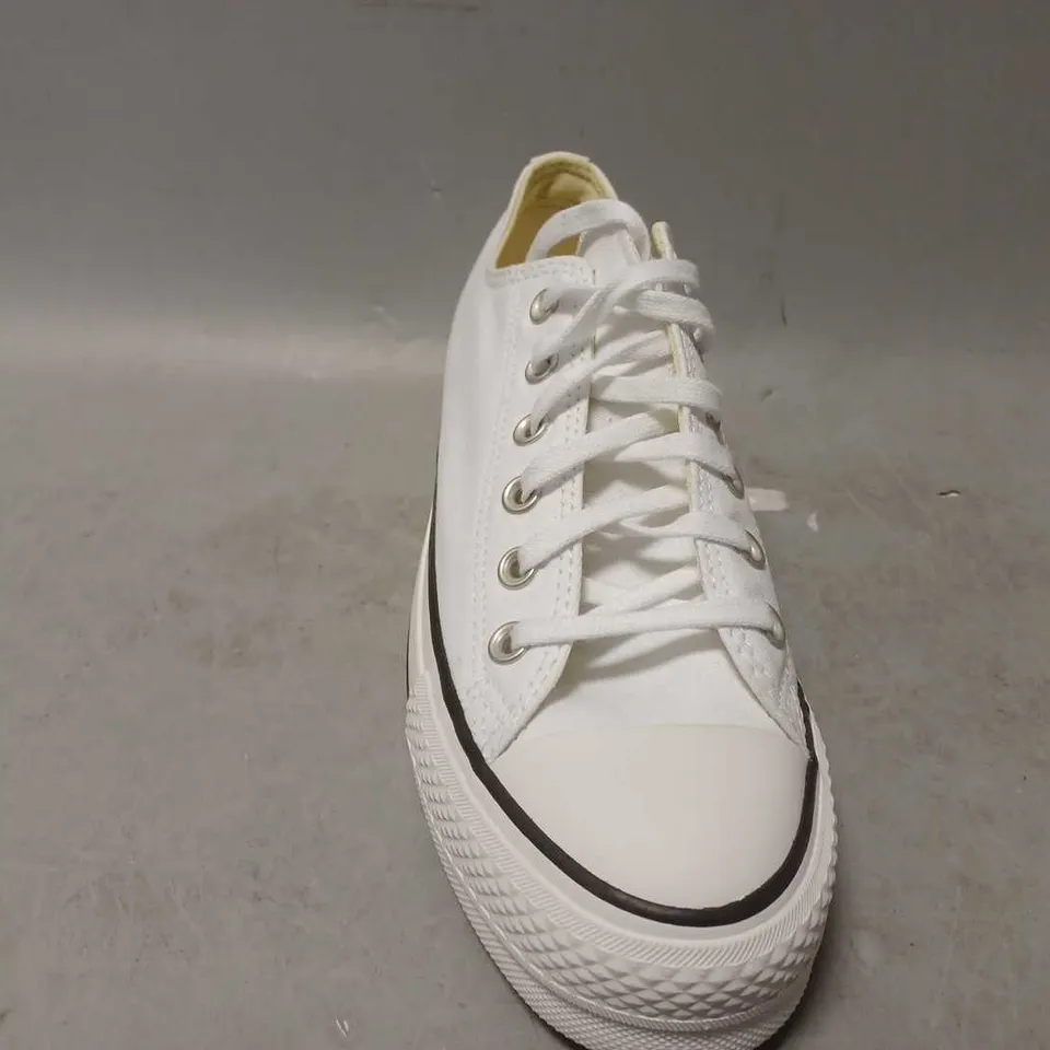 CONVERSE WHITE LOW SNEAKERS - UK 7 