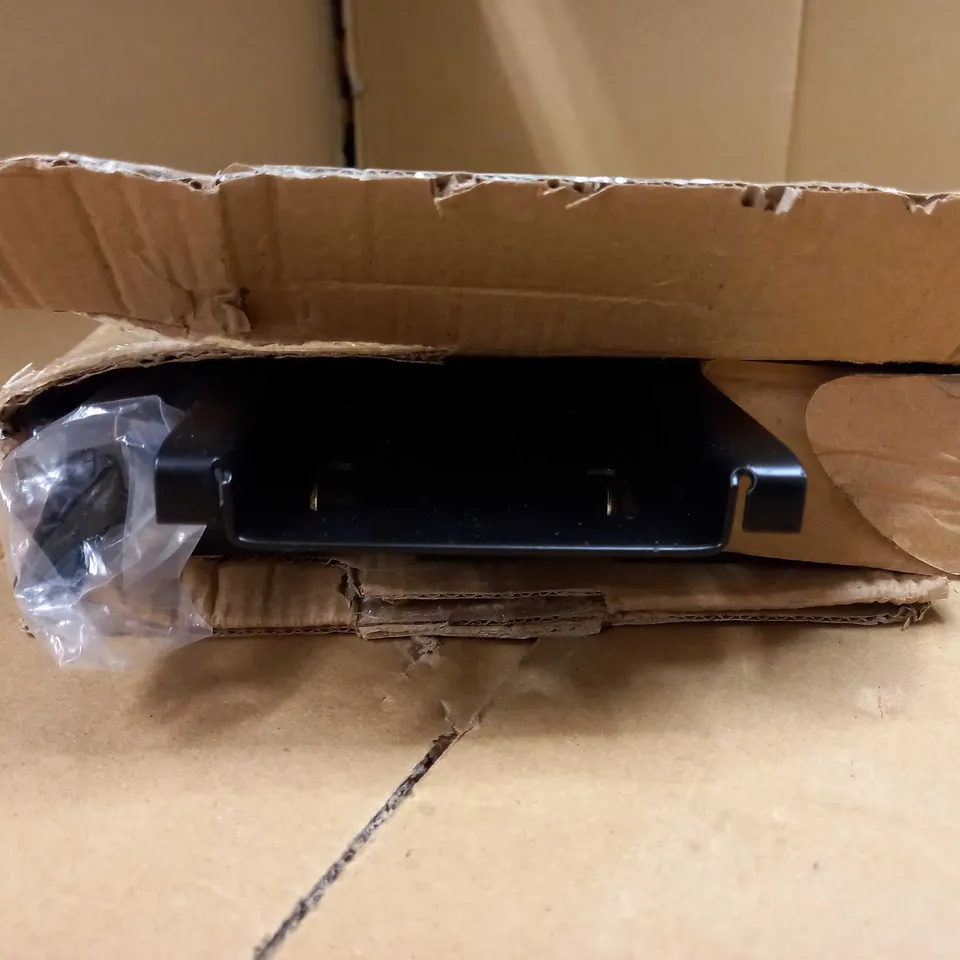 BOXED FLAT PANEL TV SWIVEL WALL MOUNT