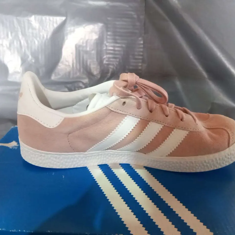 BOXED ADIDAS GAZELLE C PALE PINK SUEDE SNEAKERS SIZE 2