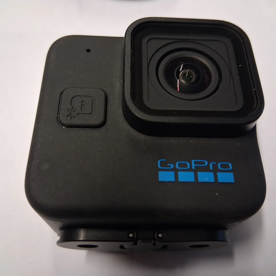 GO PRO 11 BLACK MINI