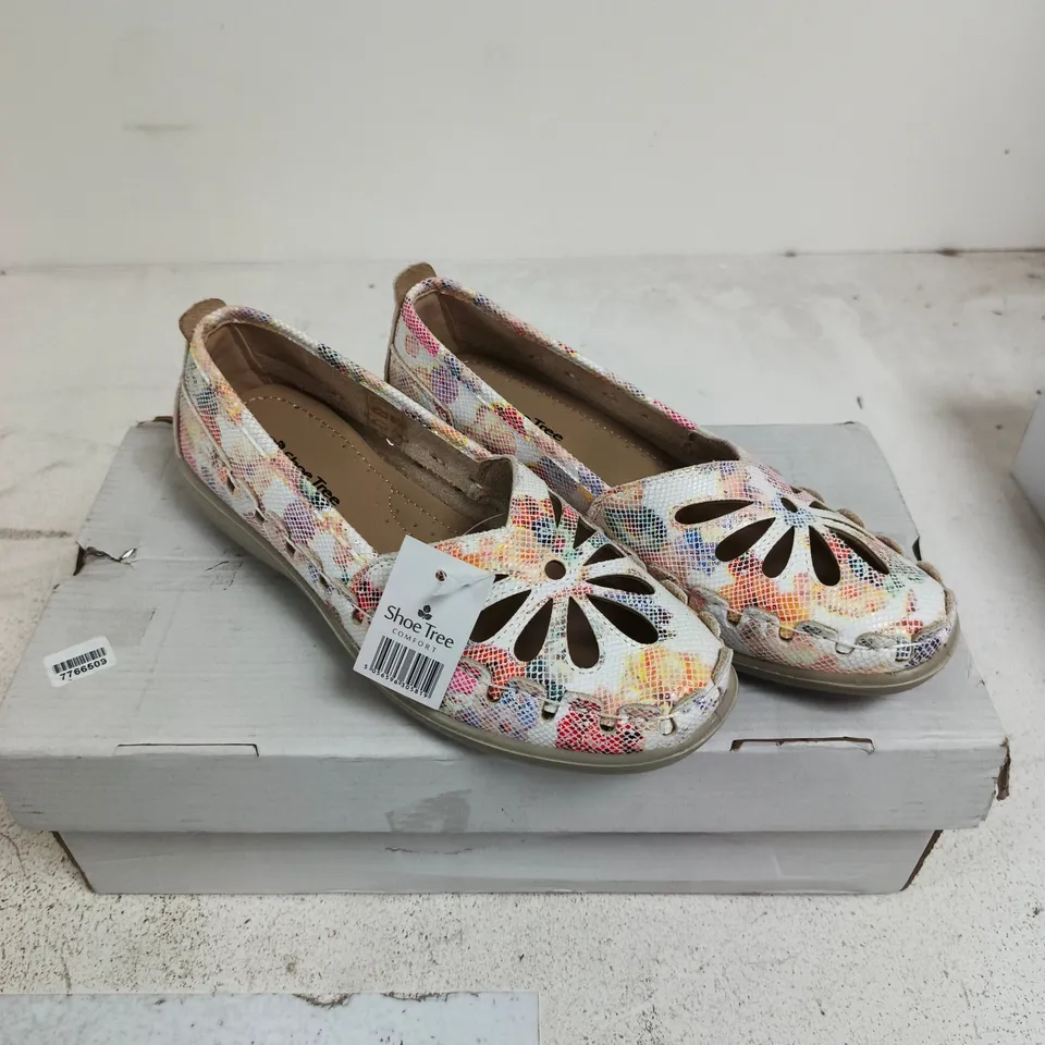 SHOE TREE COMFORT FLORAL SLIP-ON SHOES – UK 3 