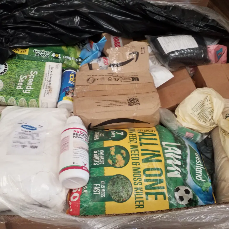 PALLET CONTAINING ASSORTED GARDENING SUPPLIES INCLUDING GRASS SEEDS, CASTING PLASTER, ALL IN ONE LAWN FEED & PLAY SAND
