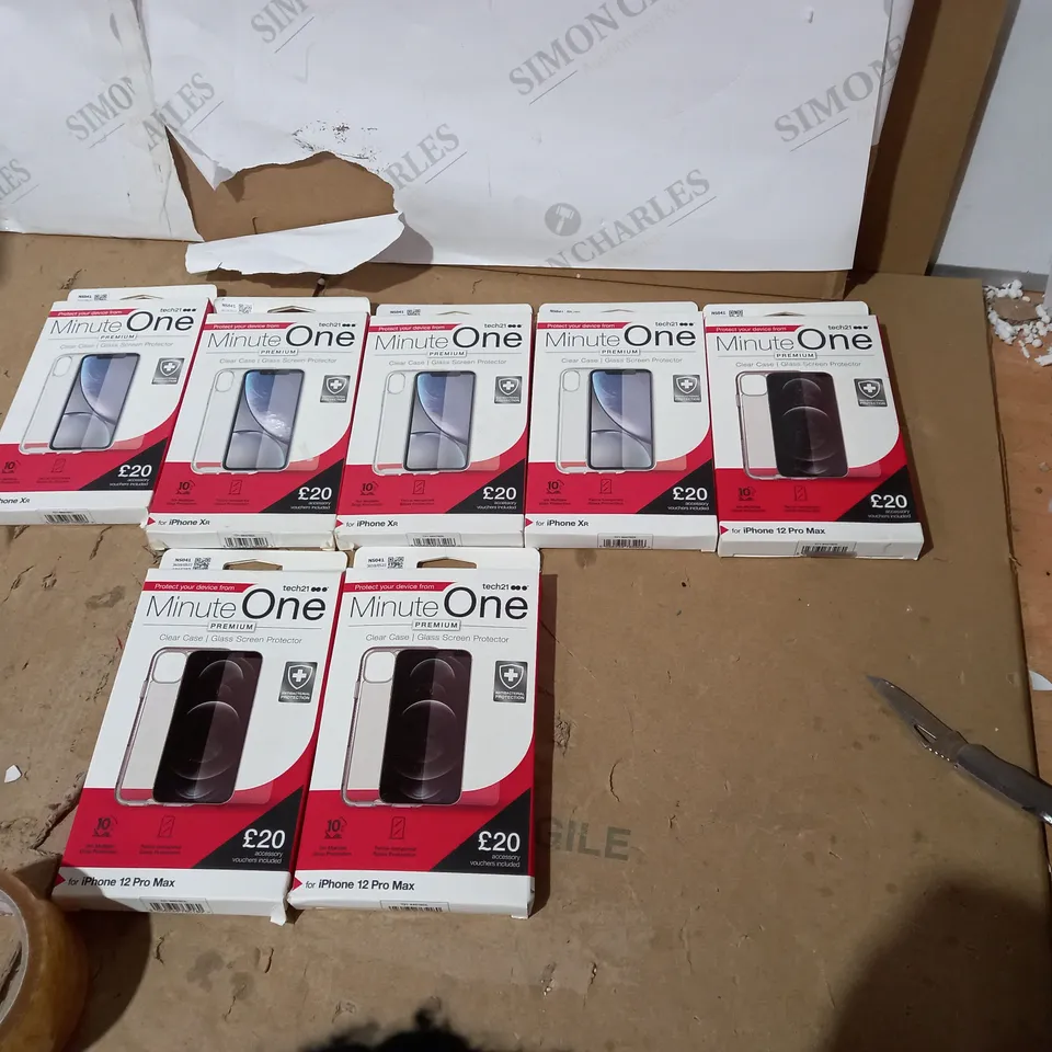 LOT OF 7 TECH 21 MINUTE ONE CLEAR IPHONE XR, IPHONE 12 PRO MAX CASES