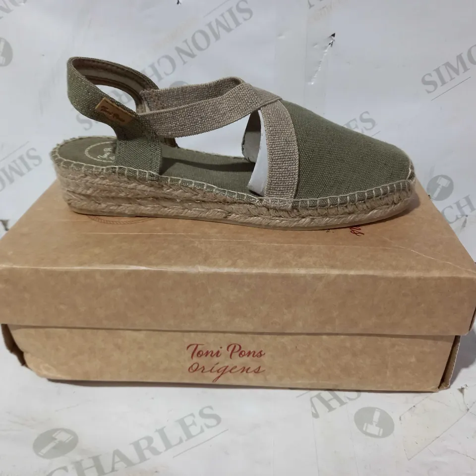 BOXED PAIR OF TONI PONS SLINGBACK SHOES IN KHAKI UK SIZE 3