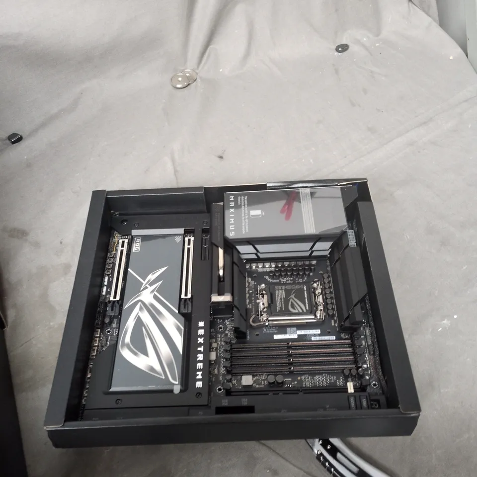 ASUS ROG MAXIMUS Z390 EXTREME GAMING MOTHERBOARD