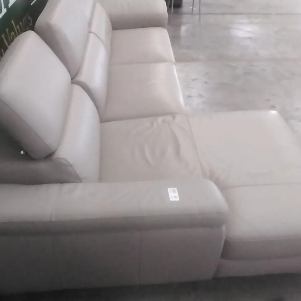 QUALITY ITALIAN LEATHER FLAVIO LARGE FOUR SEATER CHAISE SOFA ON METAL FEET WITH ADJUSTABLE HEADRESTS