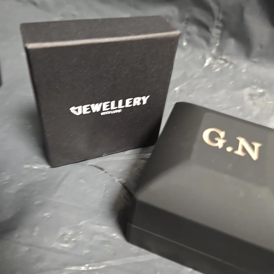 JEWELLERY WITH LOVE GOLD RING WITH PAVÉ STONES – BOXED