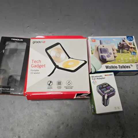 BOX OF APPROXIMATELY 20 ASSORTED BROKEN ITEMS TO INCLUDE - WALKIE TALKIES , CAR BLUETOOTH ADAPTER , GROOVE TECH GADGET CD WALLET ETC