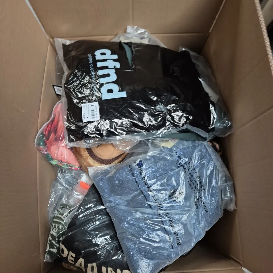 LARGE BOX OF ASSORTED CLOTHING ITEMS IN VARIOUS SIZES, STYLES AND COLOUR 