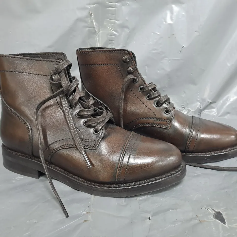 BOXED PAIR OF THURSDAY ANKLE BOOTS IN BROWN SIZE US 7