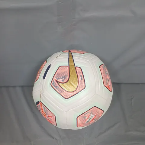 CR7 NIKE ACADEMY FOOTBALL - SIZE 5