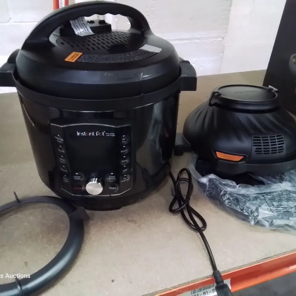 BOXED INSTANT POT PRO CRISP AIR FRYER