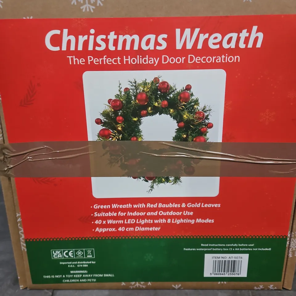 Christmas Wreath with 40 LED lights – 40 cm diameter, indoor/outdoor use (green with red baubles & gold leaves)