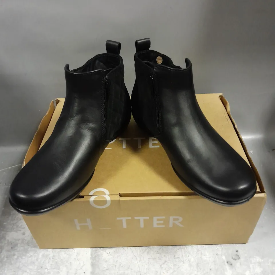 BOXED PAIR OF HOTTER WHINCHESTER QUILT ANKLE BOOTS IN BLACK SIZE UK 6.5