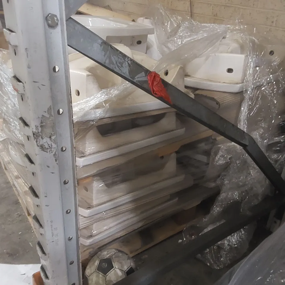 PALLET CONTAINING A LARGE QUANTITY OF LECICO BATHROOM SINKS