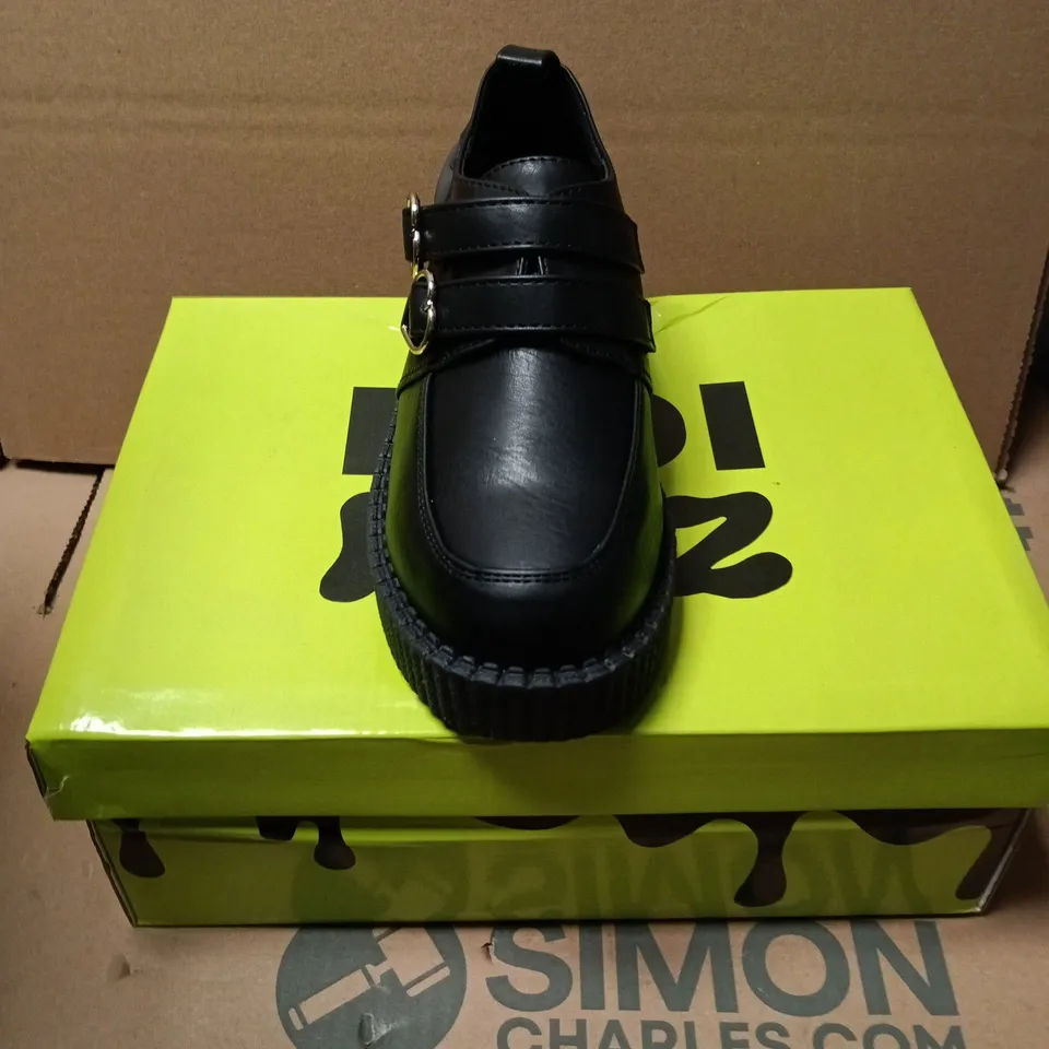 BOXED PAIR OF KOI KIDZ DREAM ADVENTURES KIDZ CHUNKY SHOES IN BLACK - SIZE 1