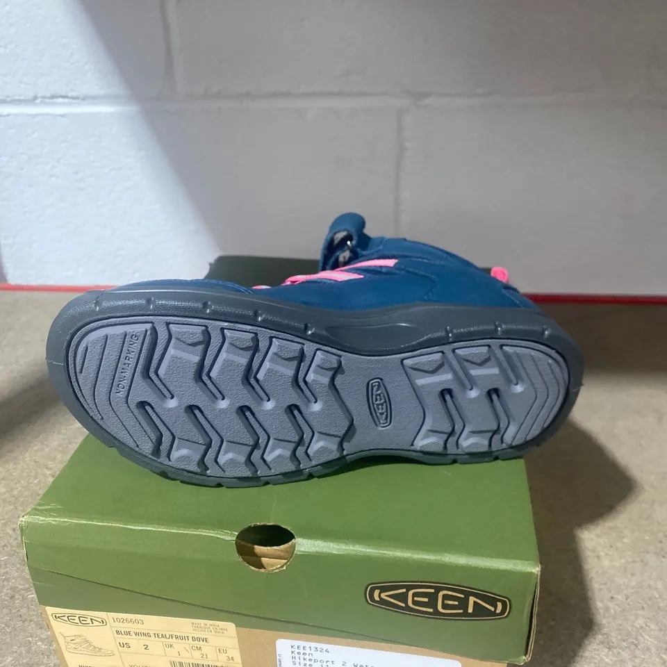 BOXED PAIR OF KEEN BLUE WING TRAL/FRUIT DOVE SHOES SIZE UK1