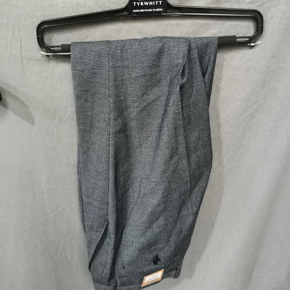 CHARLES TYRWHITT SLATE GREY PUPPYTOOTH WOOL-STRETCH SLIM FIT TROUSERS, UK 34 X 32 (34W/32L)
