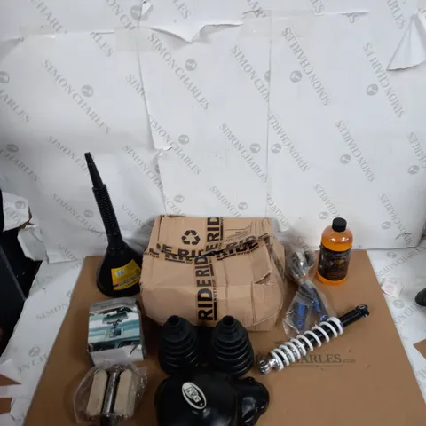 LOT OF ASSORTED VEHICLE ITEMS TO INCLUDE SUSPENSION SPRING, FLEXIBLE FUNNELS AND REAR VIEW MIRROR MOUNT