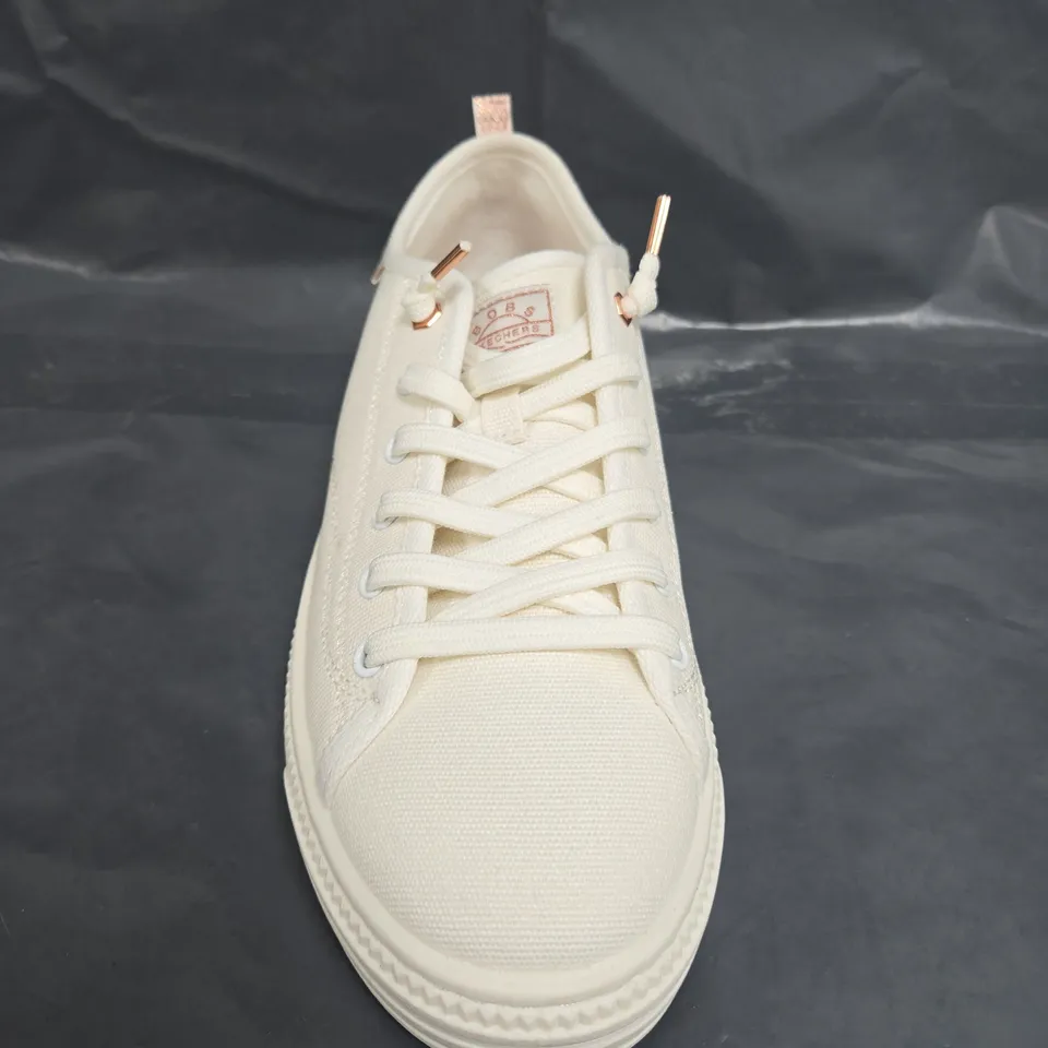 BOXED PAIR OF SKECHERS BOBS COPA TRAINERS IN OFF WHITE - UK SIZE 5.5